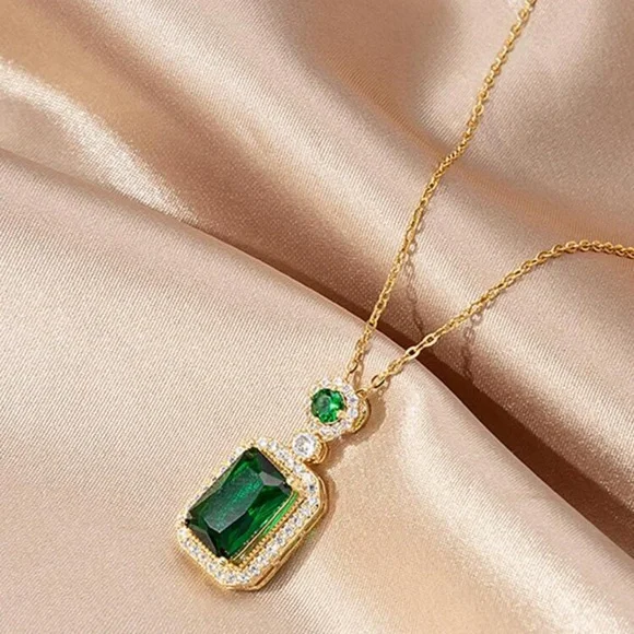 LIVE SHOW LISTING NECKLACE